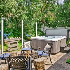 Cabin spa! Hot tub, sauna, gym, game rm, fire pit