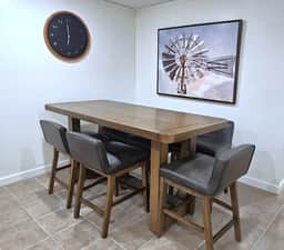 2 Bedroom, Washer/Dryer, Sleeps 6, lower, (No Kitchen)
