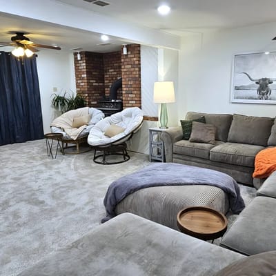 2 Bedroom, Washer/Dryer, Sleeps 6, lower, (No Kitchen)