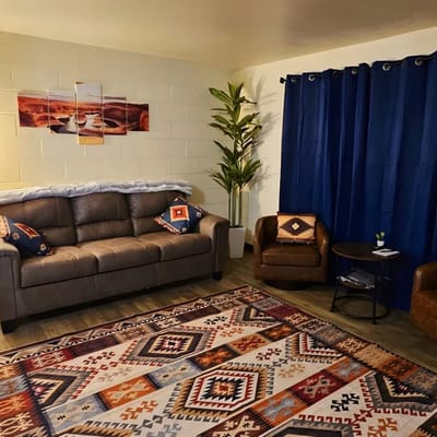 Page 1Bd, 1Ba King, Brkfst, Boat Parking, Washer/Dryer, Sleeps 4, BBQ, Unit 125