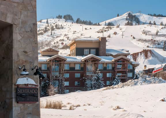Ski-in/Ski-out, Canyons, Silverado, King, Hot tub, Free Coffee Bar, 128A