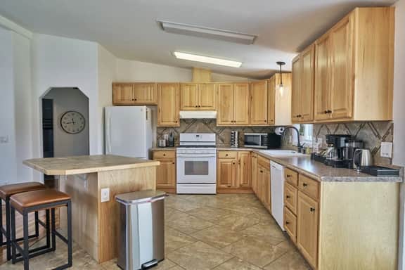 Hot Tub, Game Room, Coffee Bar, Fire Pit, Pancakes - Image 4