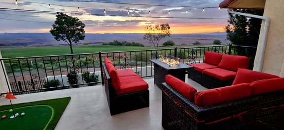 Cliff House, Views, Hot Tub, 4BR, Sleeps 16, Boat Parking, Kayaks, SUPs, Brkfst, Pool Table, Fire Pit, Golf, Air Hockey, Ping Pong, Foosball,
