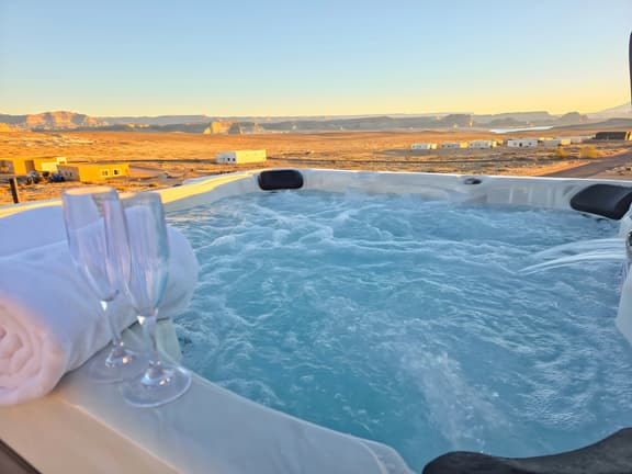 Lake Powell Views, Hot Tub, Game Room, Kayaks