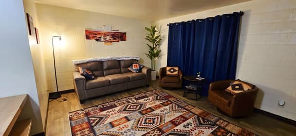 Page 1Bd, 1Ba King, Brkfst, Boat Parking, Washer/Dryer, Sleeps 4, BBQ, Unit 125