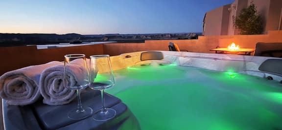 Hot Tub, Cliff Views, Game Room, Boat Parking - Image 1