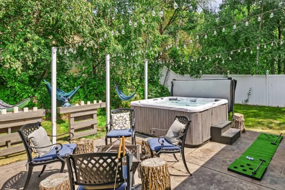 Cabin spa! Hot tub, sauna, gym, game rm, fire pit - Image 1