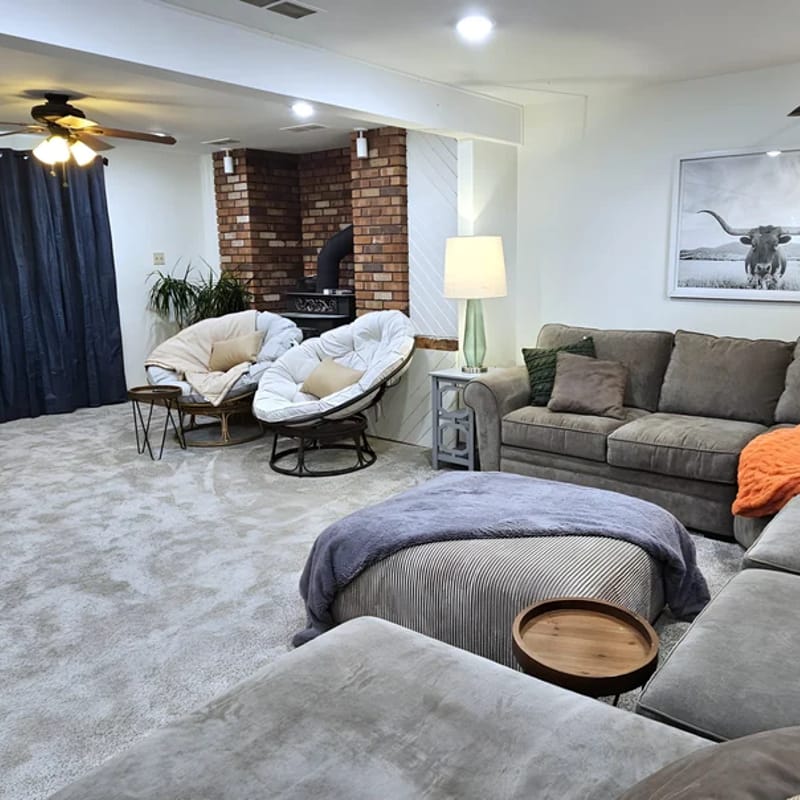 2 Bedroom, Washer/Dryer, Sleeps 6, lower, (No Kitchen)